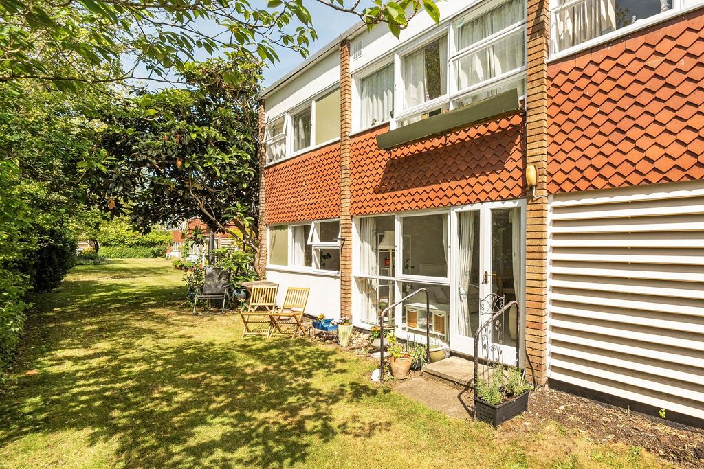 Property photo 1 of 18