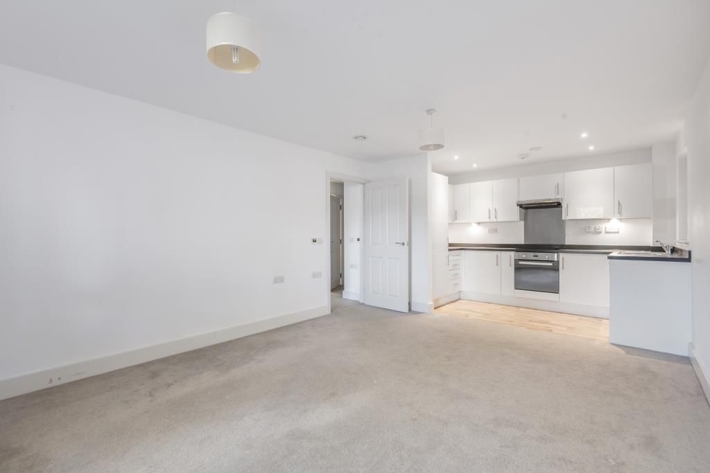 Property photo 3 of 10 Kitchen