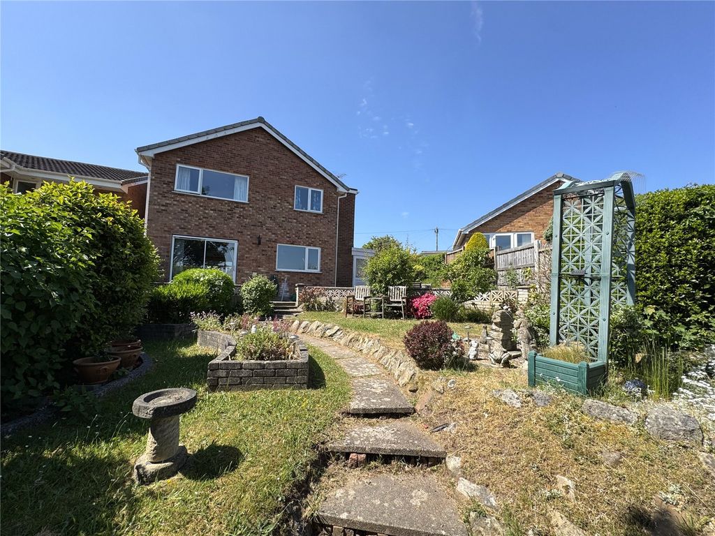 Property photo 3 of 23 Picture No. 18