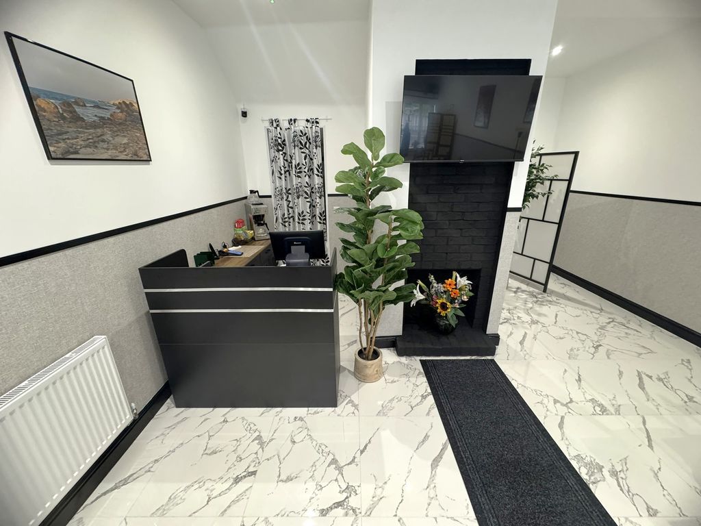 Property photo 3 of 11 Photo 5