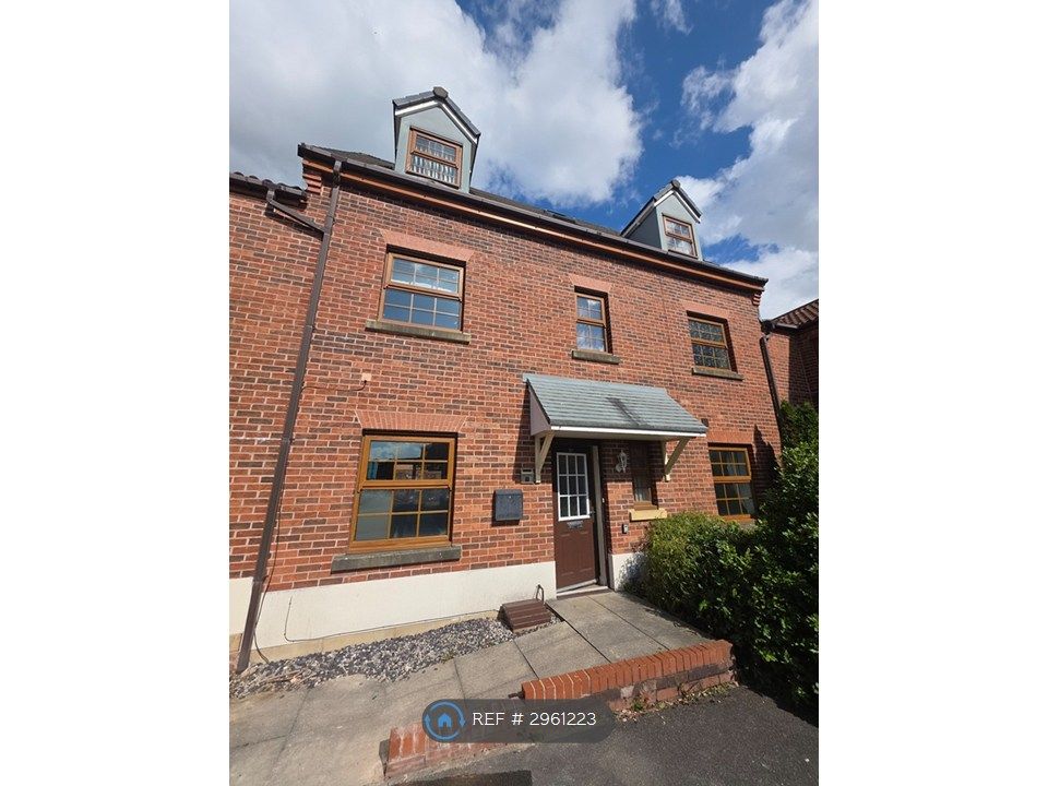Property photo 2 of 28