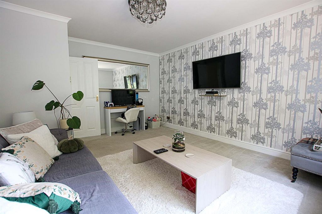 Property photo 3 of 9 Living Room.Jpg