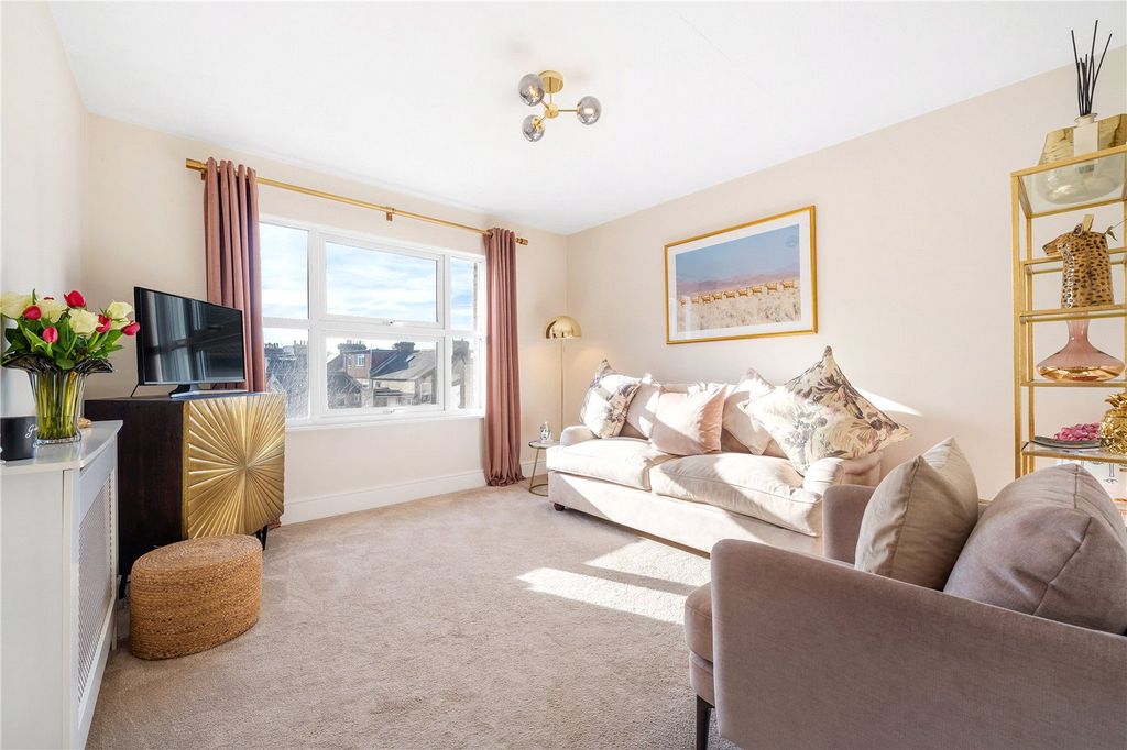 Property photo 1 of 12 Reception