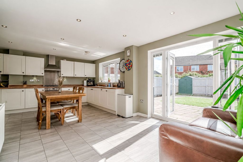 Property photo 2 of 53