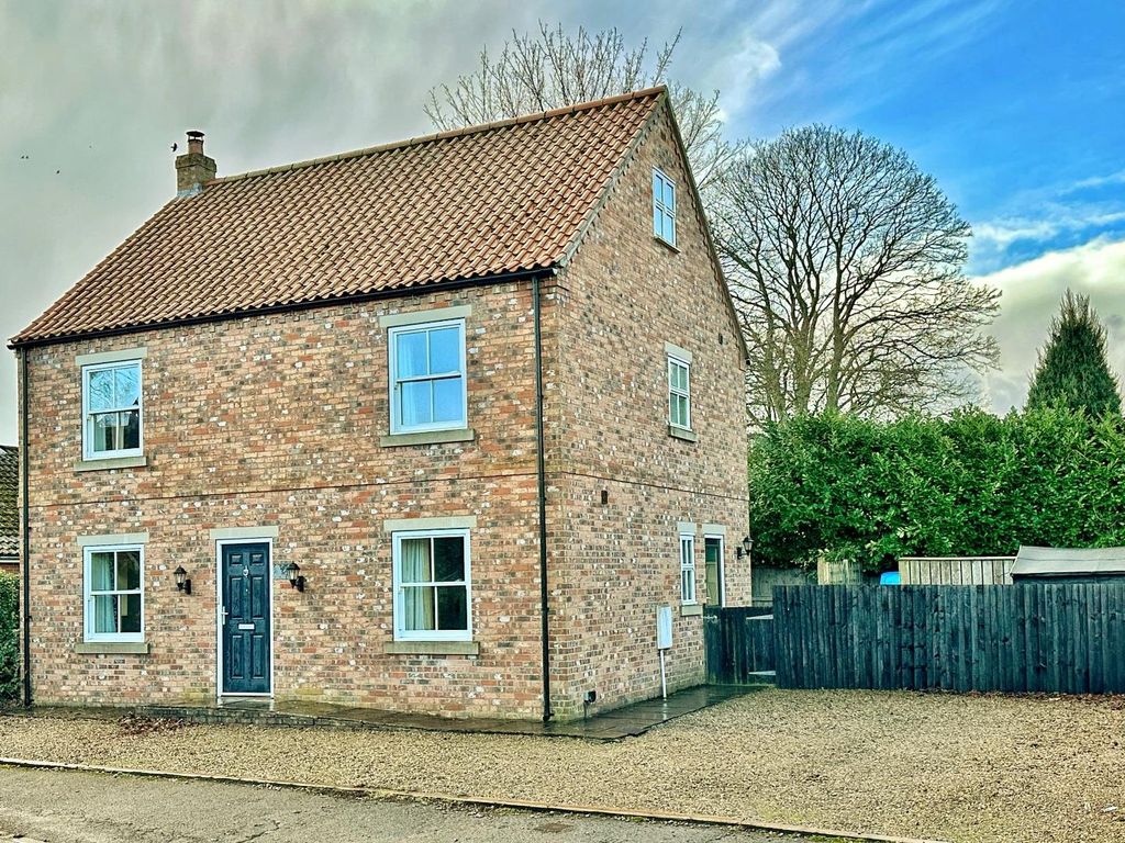 Property photo 1 of 19 Front