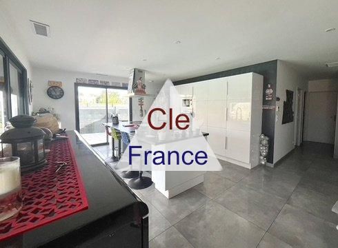 Property photo 2 of 12