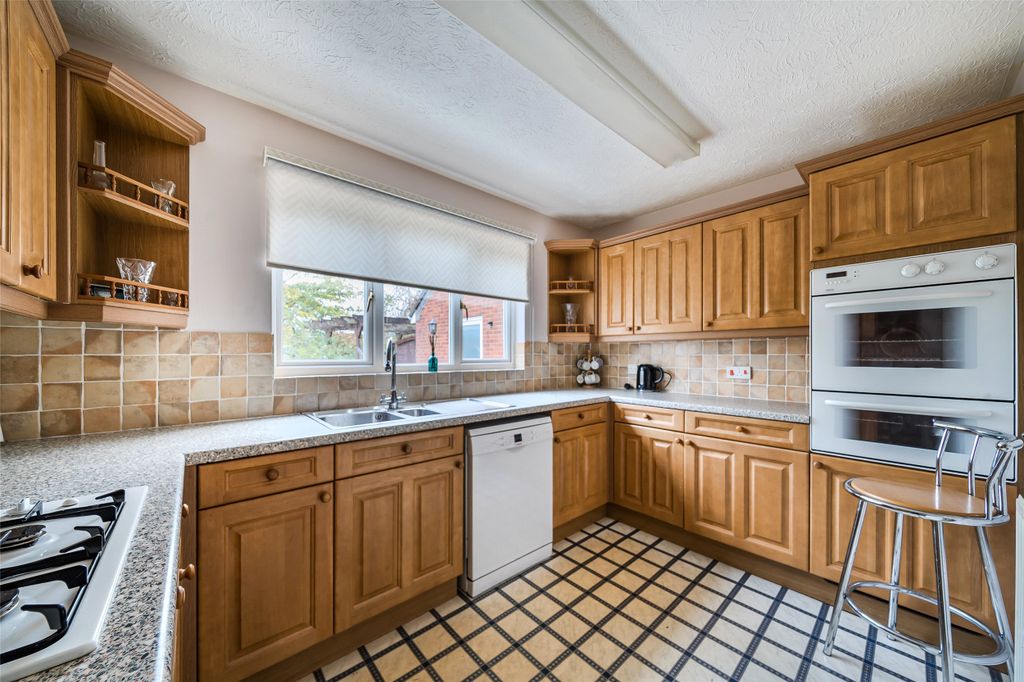 Property photo 3 of 24 3 - Picture No. 16