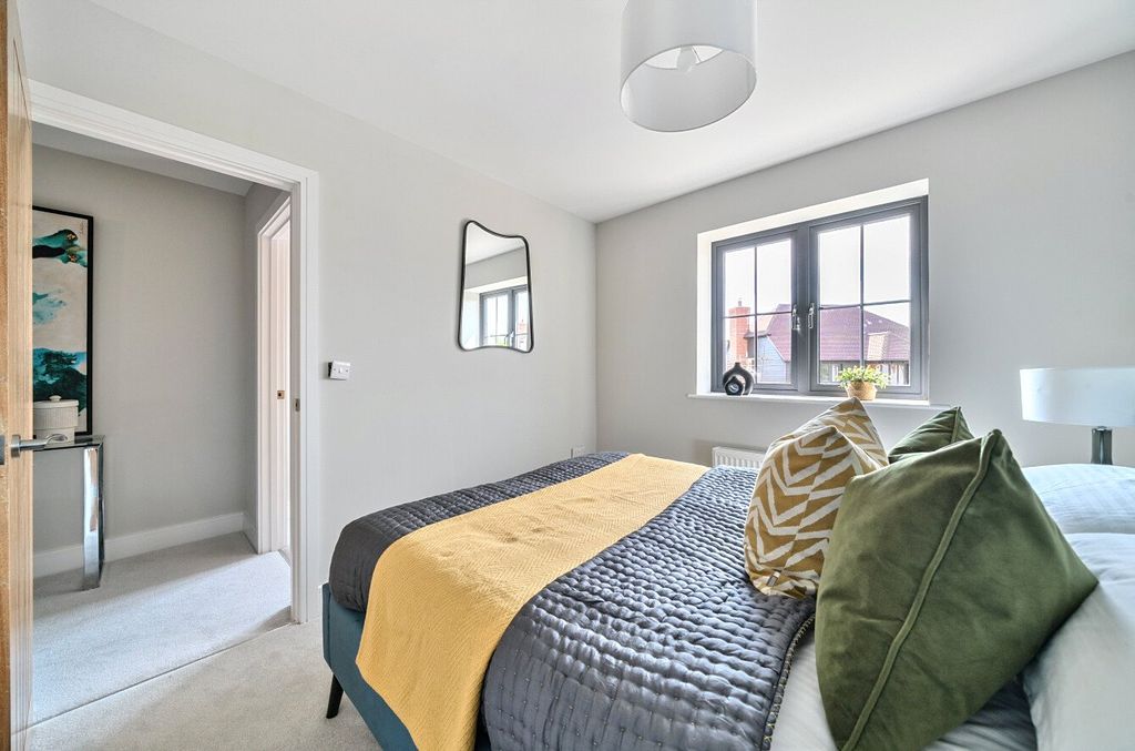 Property photo 3 of 13 Ightham Bedroom