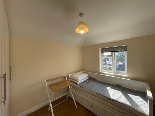 Property photo 2 of 10 Bedroom