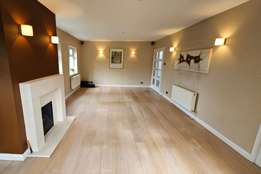 Property photo 3 of 19 2 Main Road, Watnall, Nottingham, Ng16 1Ht