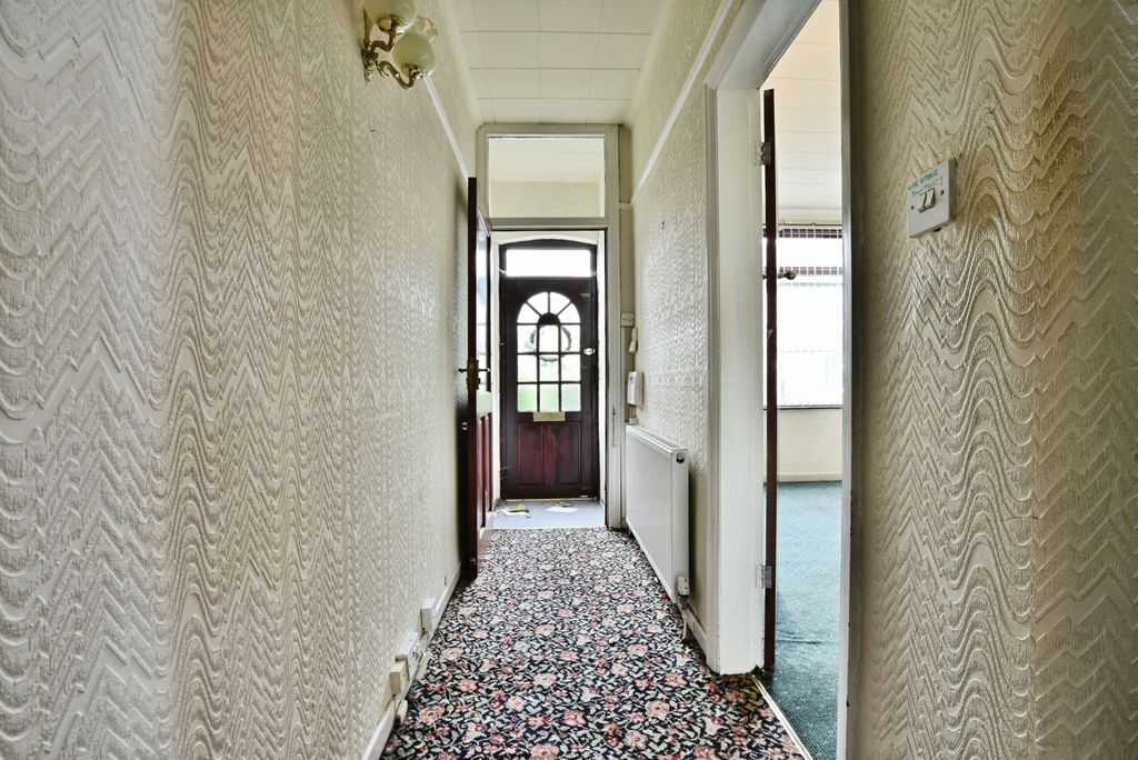 Property photo 2 of 18 Pbox-Img.Jpg