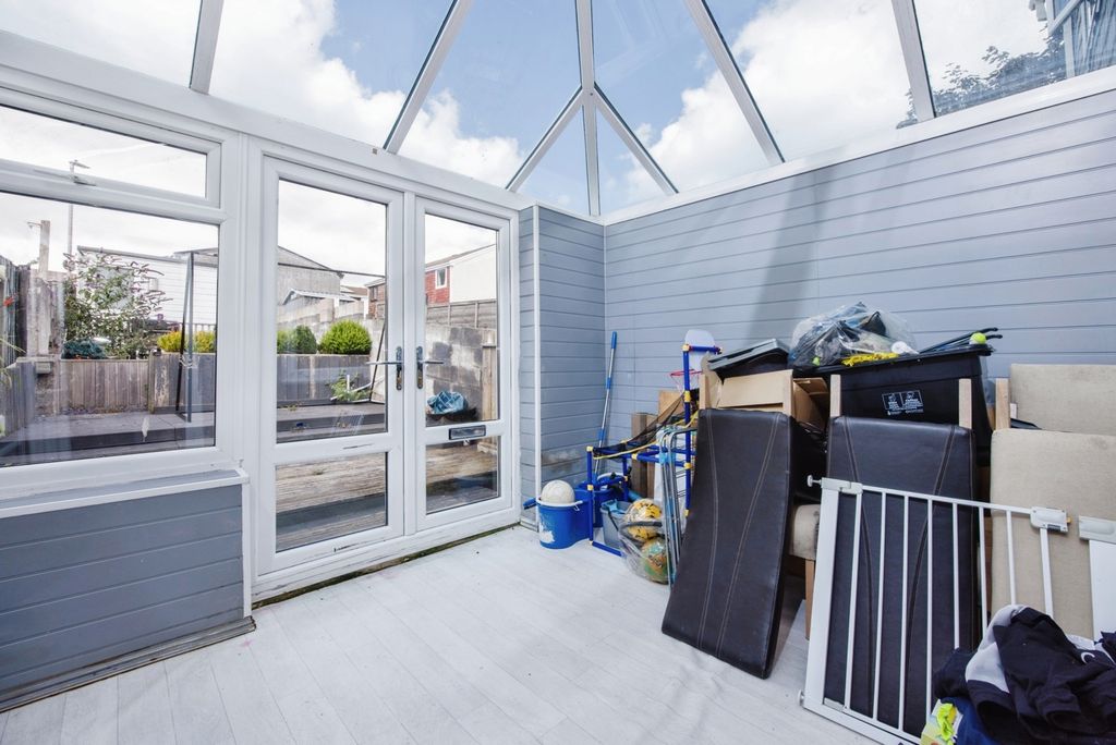Property photo 3 of 13 Pbox-Img.Jpg