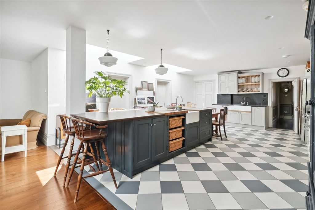 Additional image 10 of 6 bed semi-detached house for saleUxbridge Road, Hampton TW12