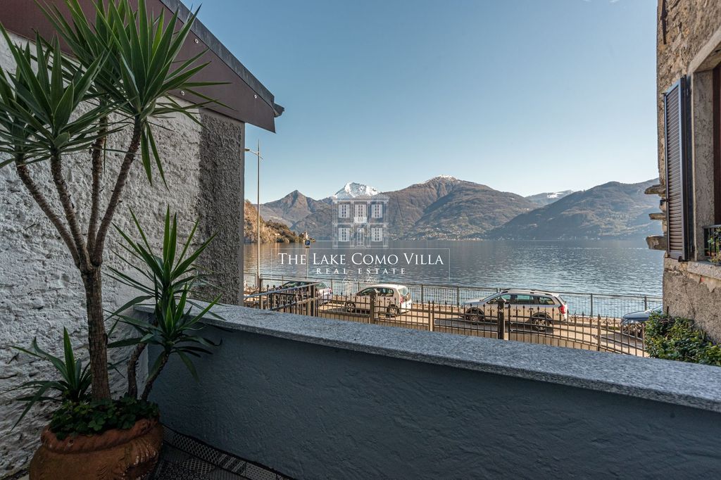 Property photo 2 of 40