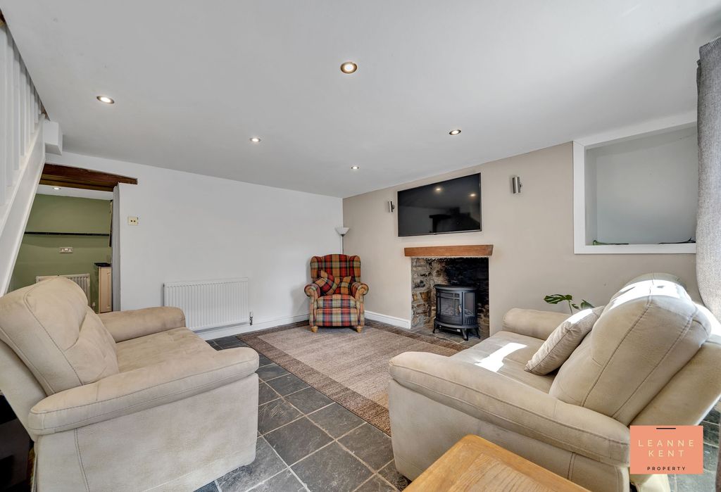 Property photo 3 of 26