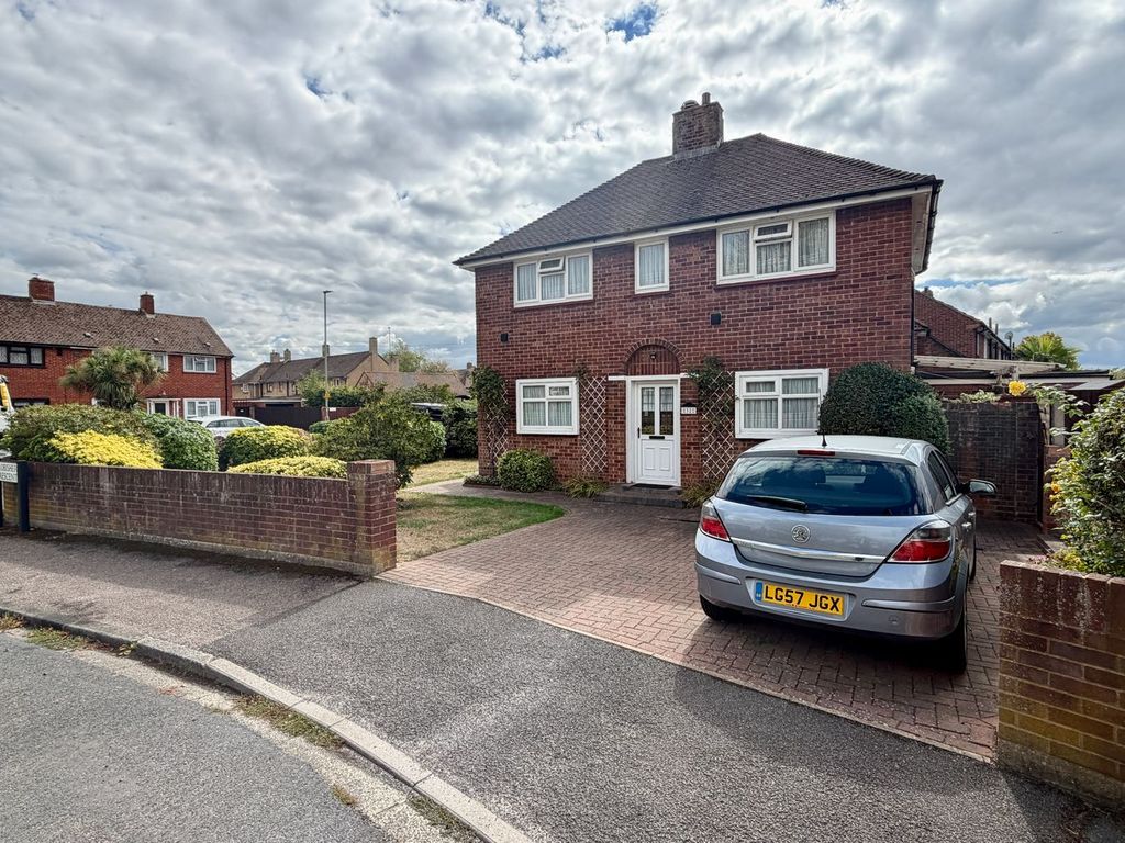 Property photo 1 of 32