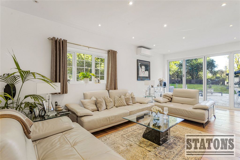 Property photo 2 of 27 Picture No. 26