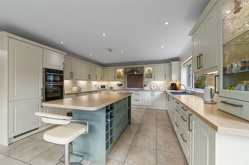Property photo 2 of 26 Kitchen