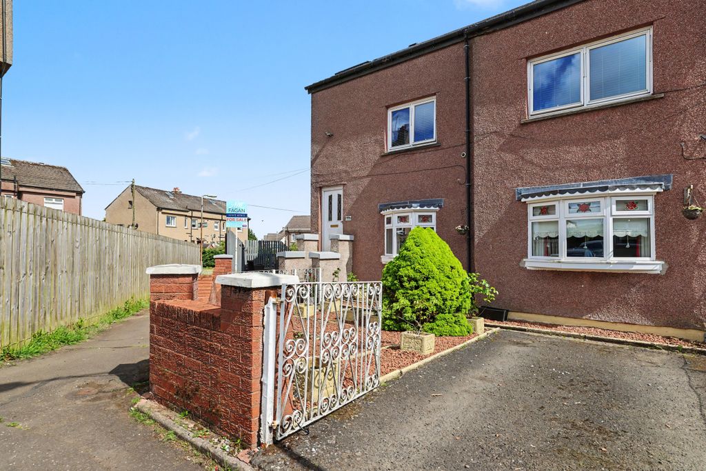 Property photo 2 of 23