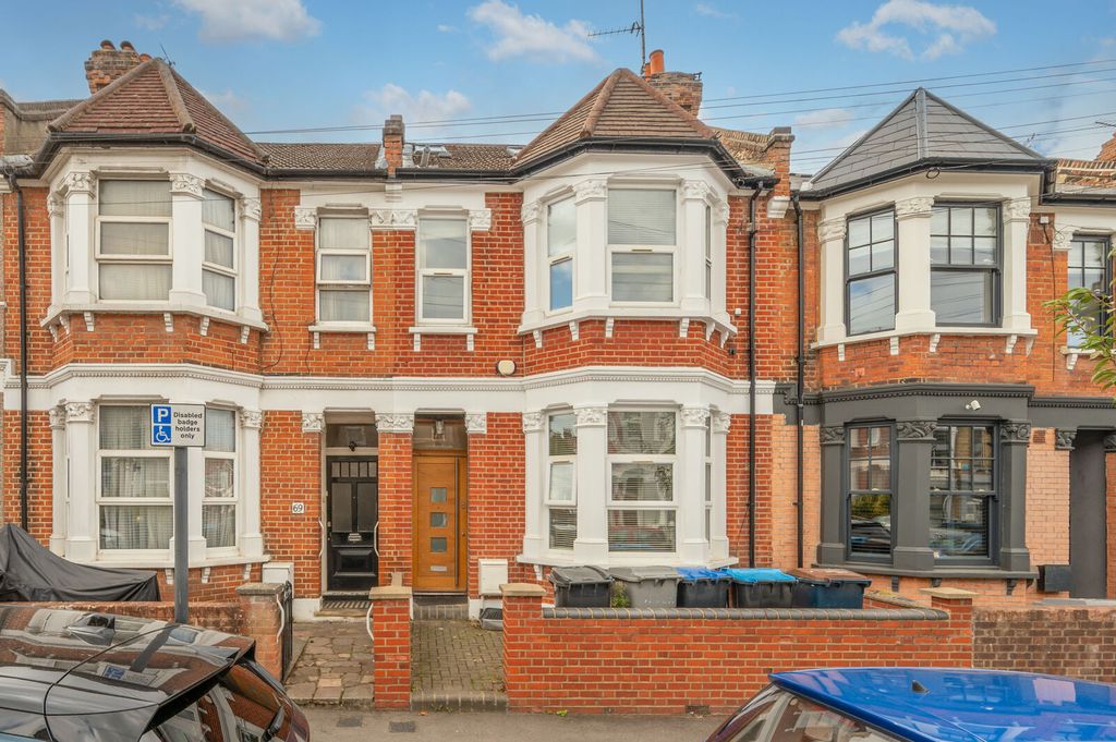 Property photo 2 of 12