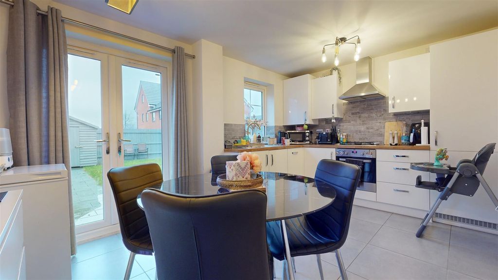 Property photo 2 of 16 02122026_213158.Jpg