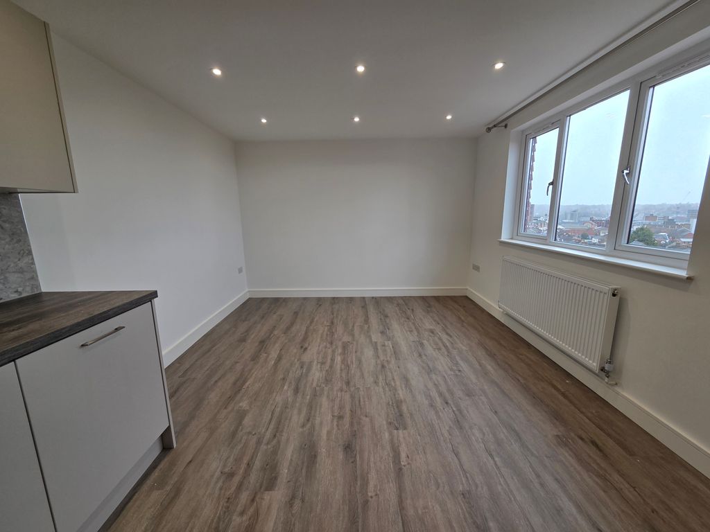 Property photo 3 of 10 Image