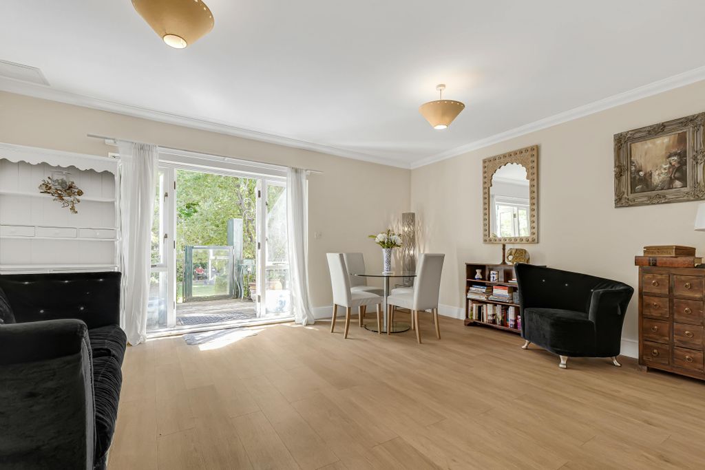 Property photo 2 of 12 Living/Dining