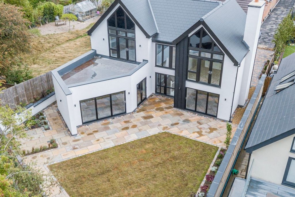 Property photo 3 of 44 Photo 47