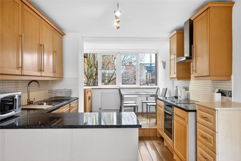 Property photo 3 of 25 Kitchen