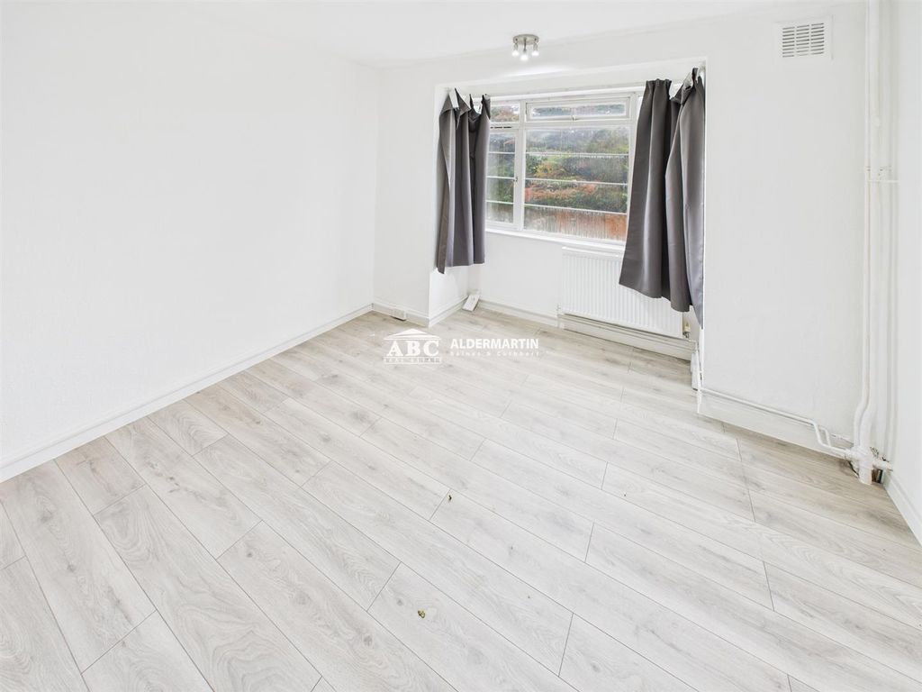 Property photo 3 of 11 Cam03215G0-Pr0091-Still004.Jpg