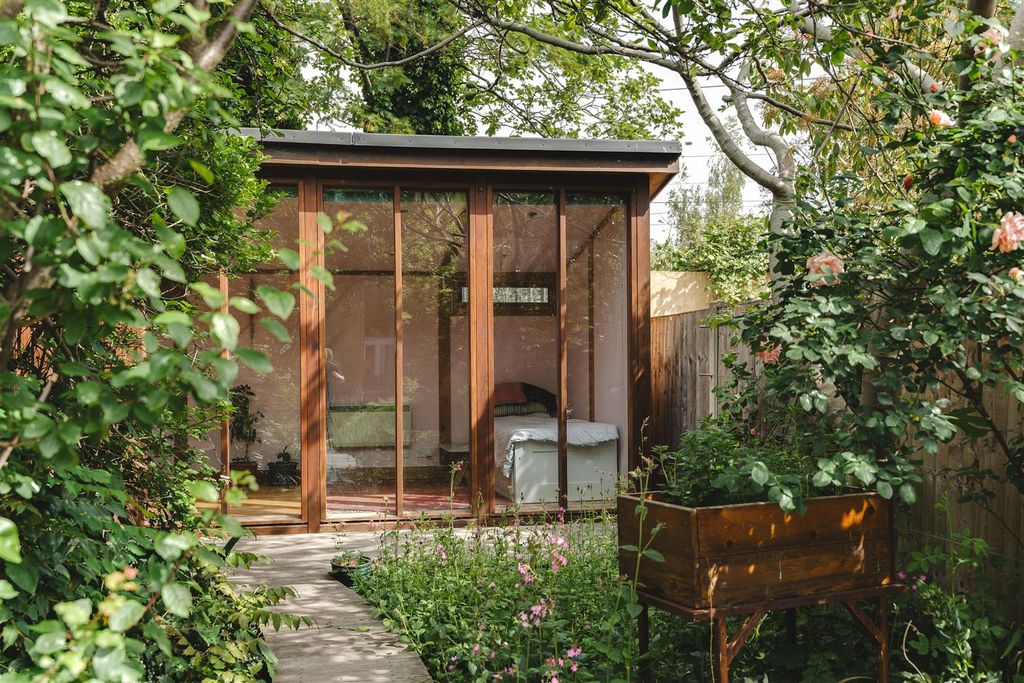 Property photo 2 of 40 Graham Road-8.Jpg