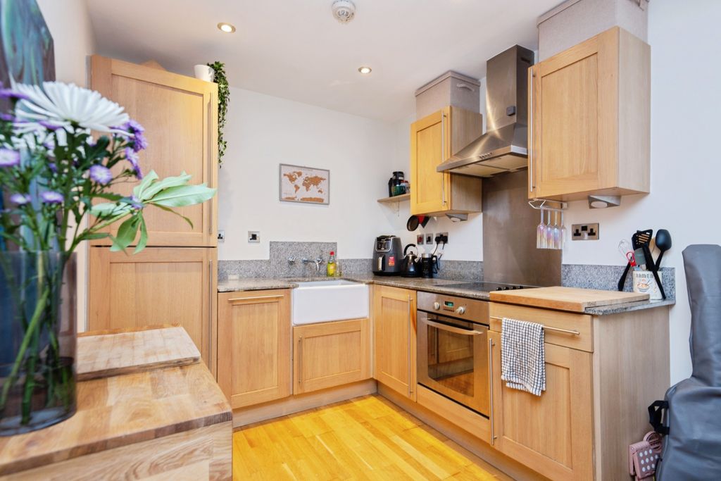 Property photo 2 of 15 Kitchen