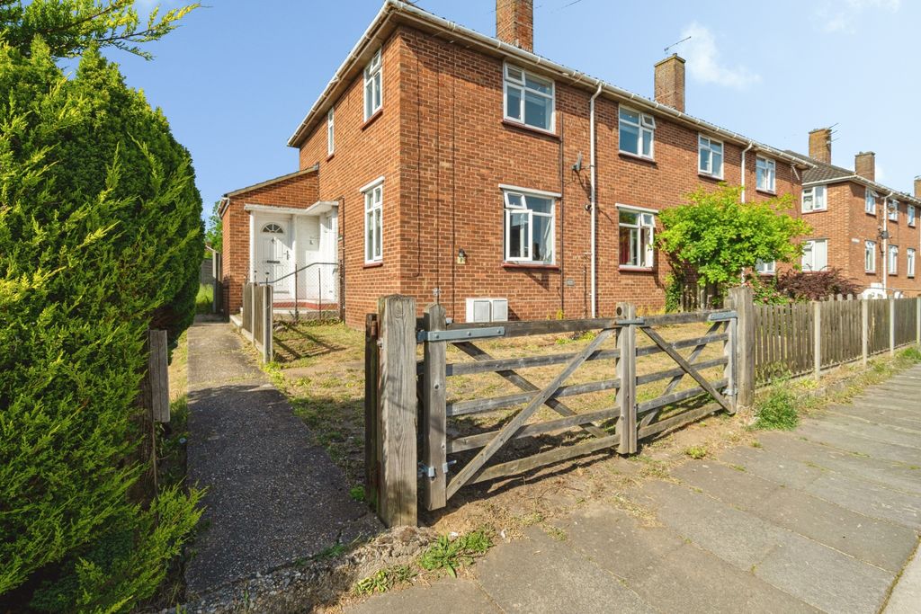 Property photo 2 of 20
