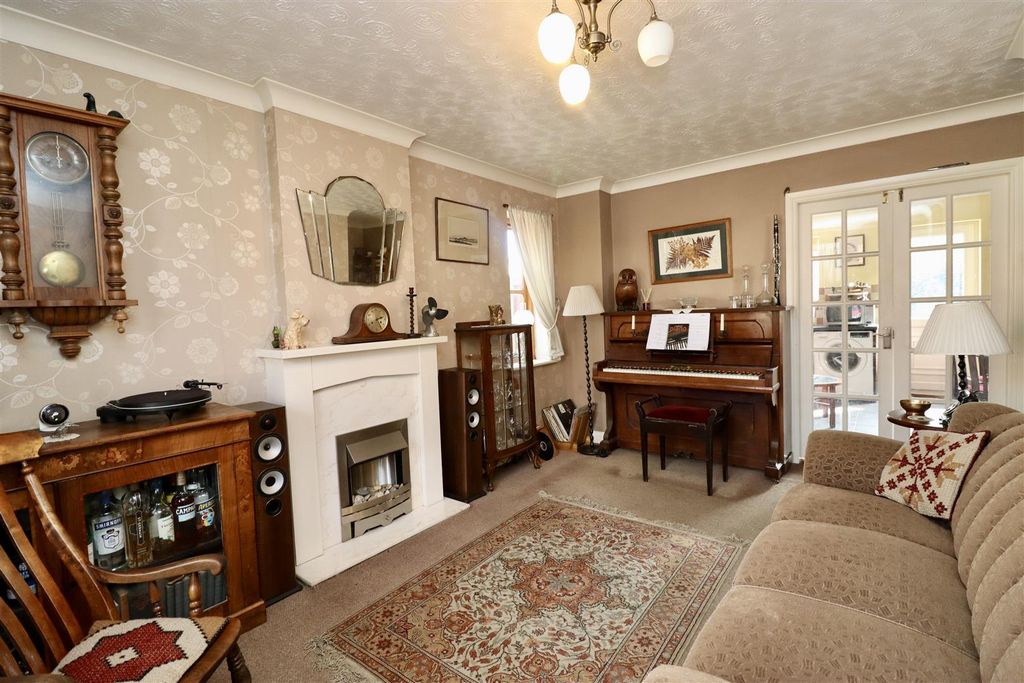 Property photo 2 of 14