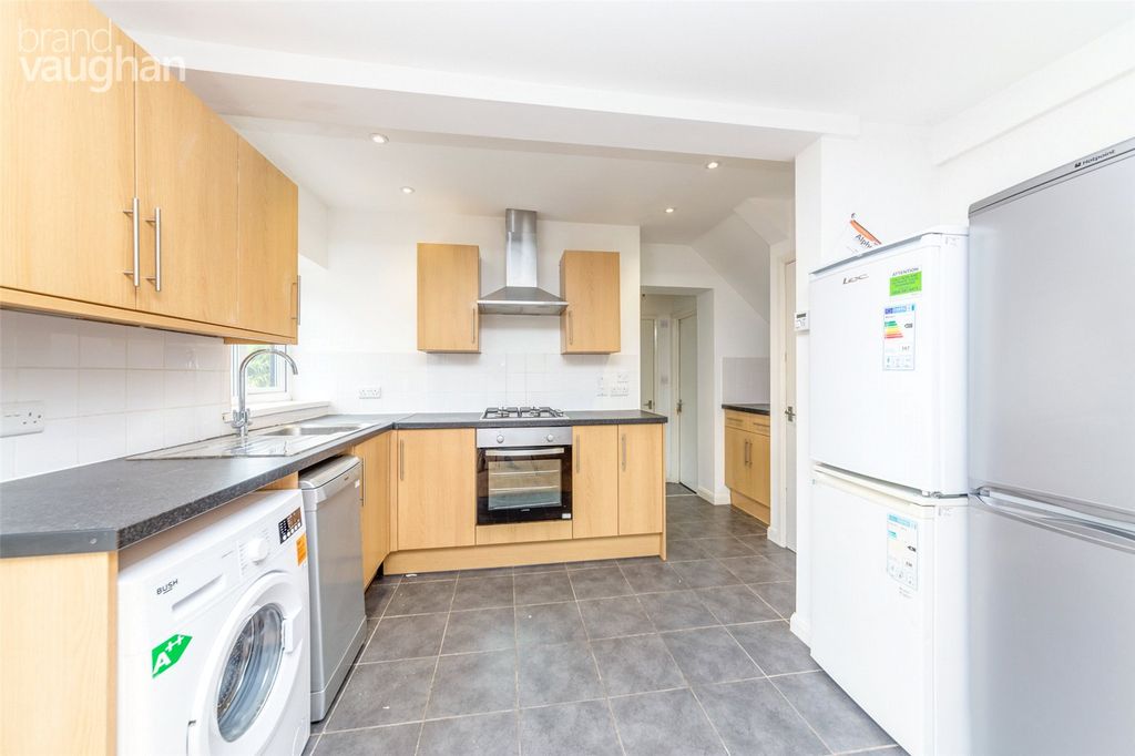 Property photo 3 of 33 Picture No. 26