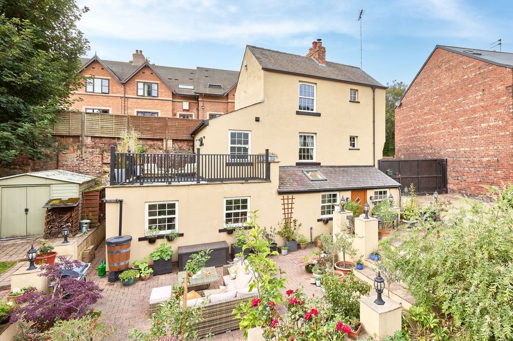 Property photo 3 of 49
