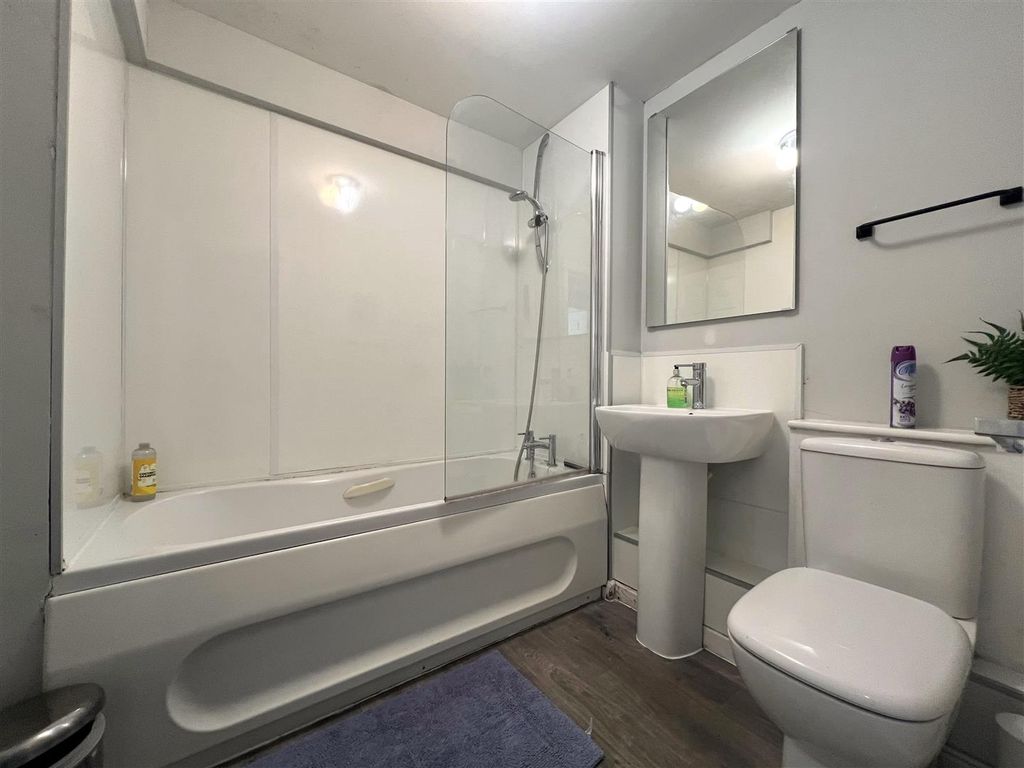Property photo 3 of 10 Byewaters - Bathroom.Jpg