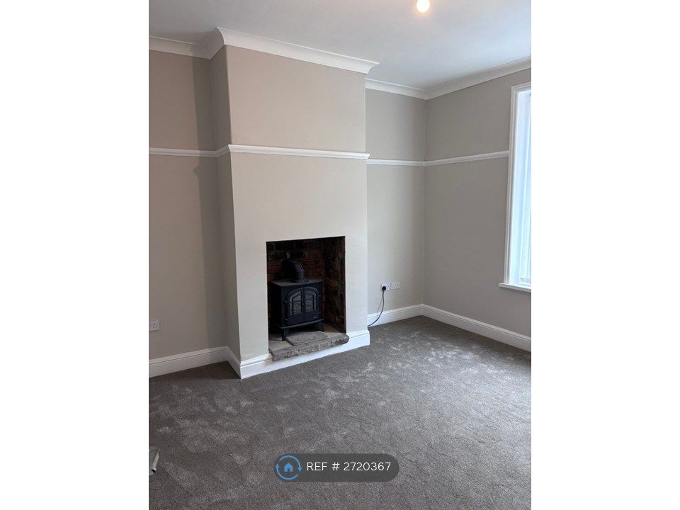 Property photo 3 of 25 Living Room