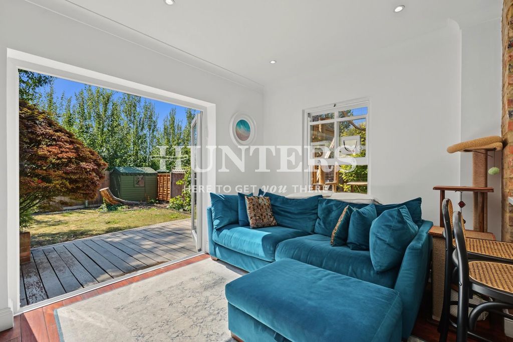 Property photo 1 of 11 Reception To Garden