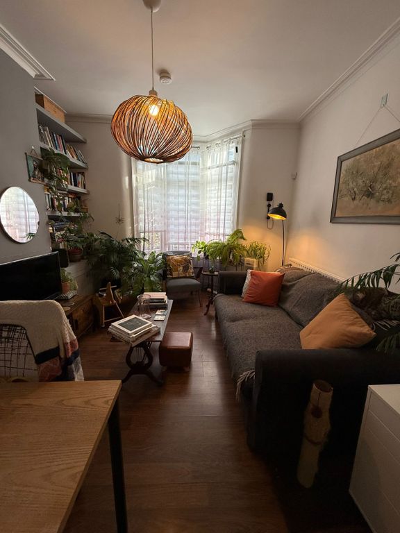 Property photo 1 of 12 1 Bed Flat To Rent Napier Road, London N17