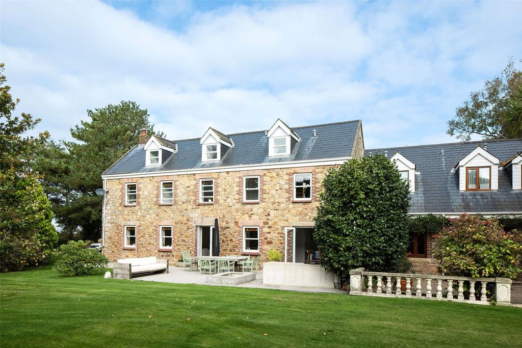 Property photo 3 of 27 External