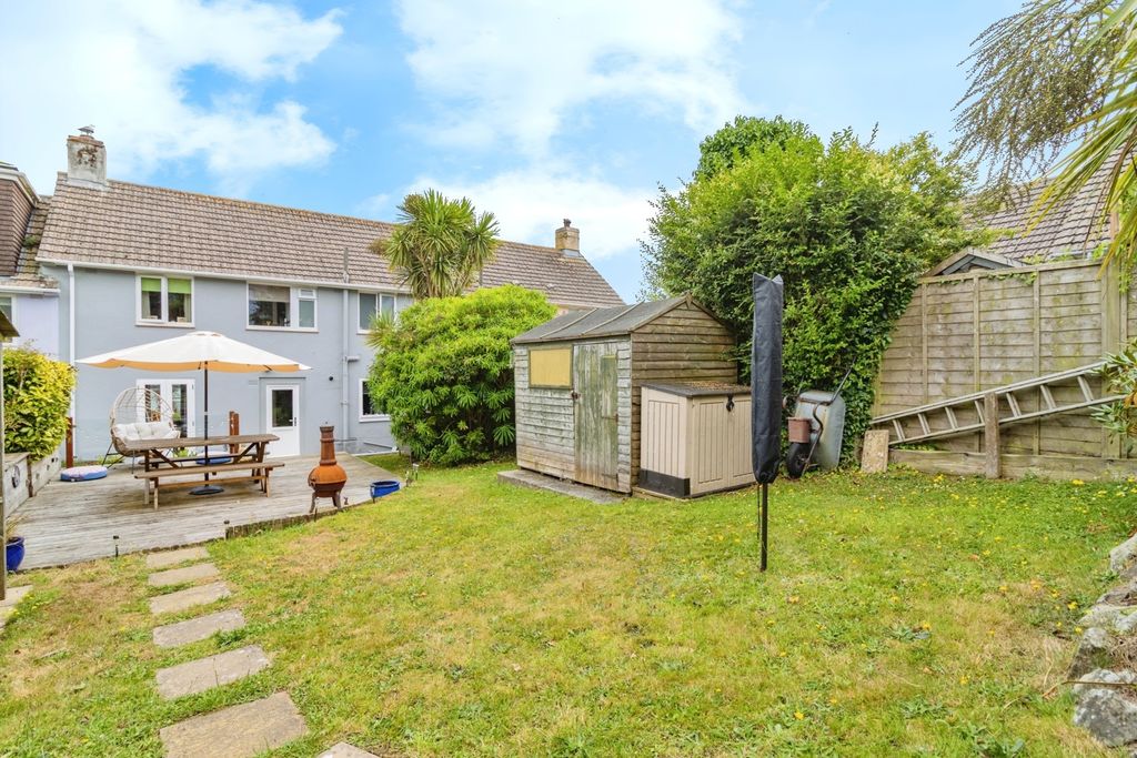 Property photo 2 of 17 Photo