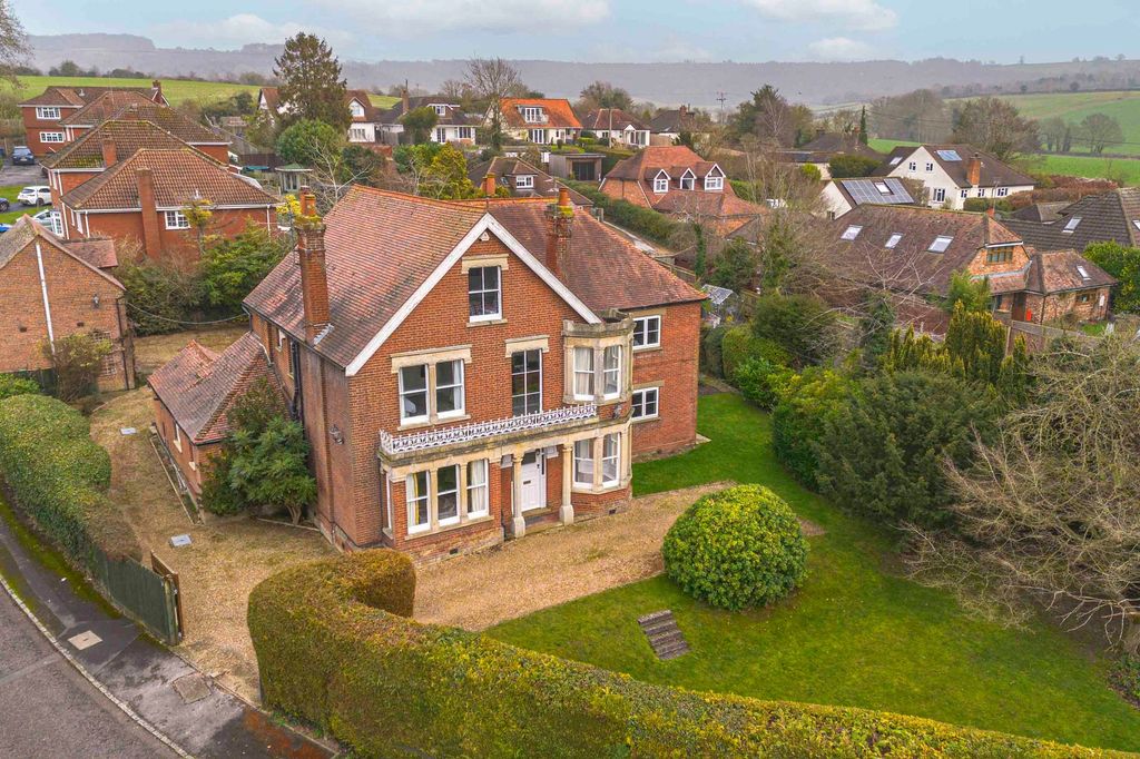 Property photo 2 of 18