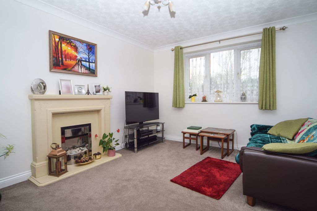 Property photo 2 of 13