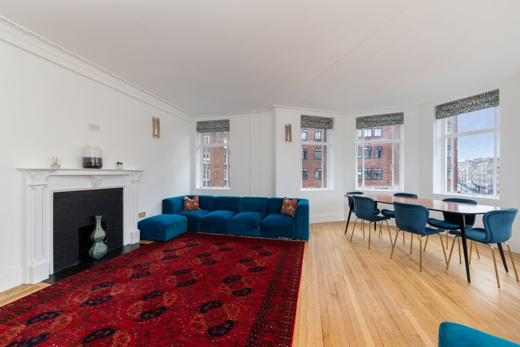 Property photo 3 of 19 Connaught Court F...