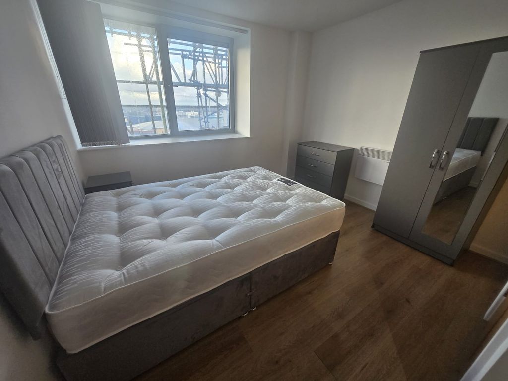 Property photo 3 of 8 Picture No. 24