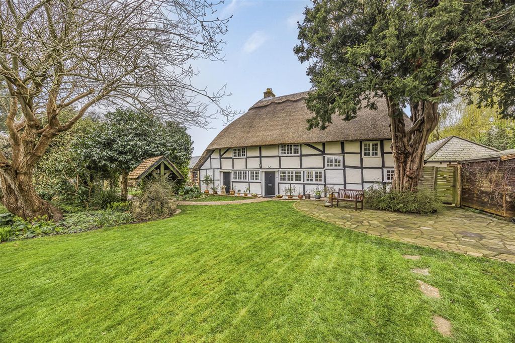 Property photo 1 of 34 1 &amp; 2 Thatched Cottages, Eastleigh Road, Havant-Po