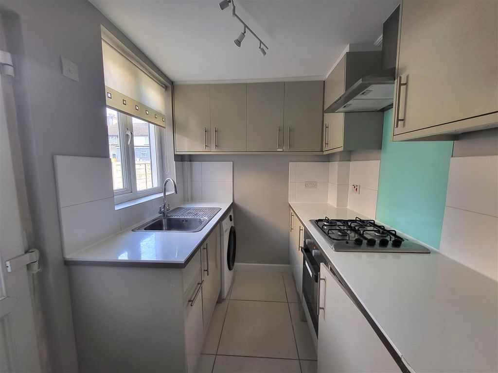 Property photo 3 of 11 1000213305.Jpg