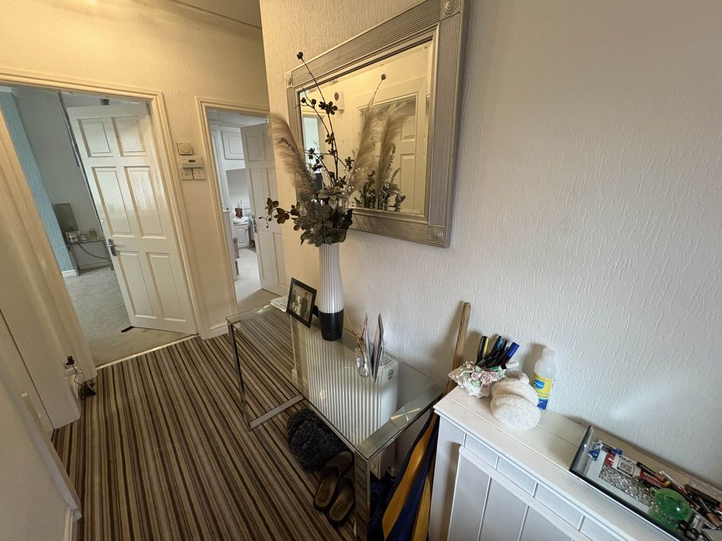 Property photo 3 of 27