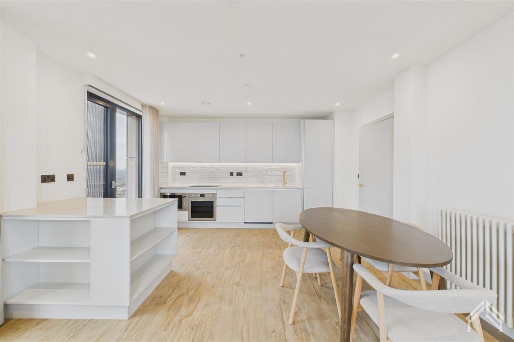 Property photo 2 of 27 Cam02700G0-Pr0403-Still011.Jpg